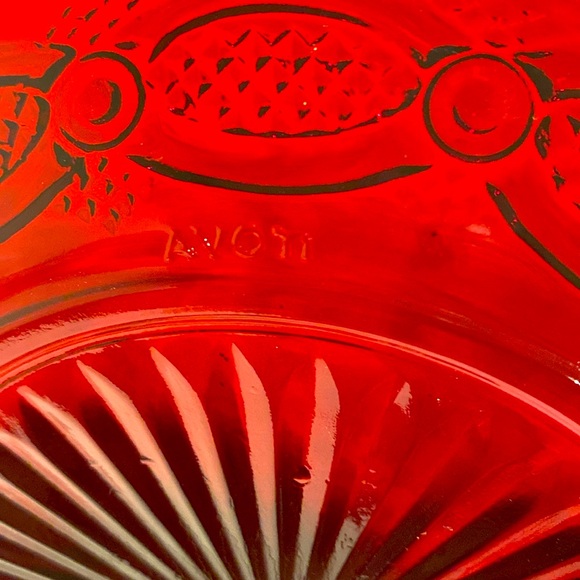 Vintage Ruby Red Avon Cape Cod glass plate - 7 inch diameter - depression - Picture 5 of 5